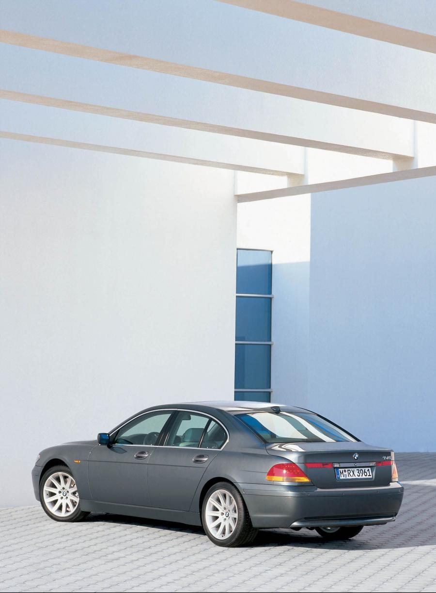  BMW 7-Series 2002 года  (фото 69 из 79)